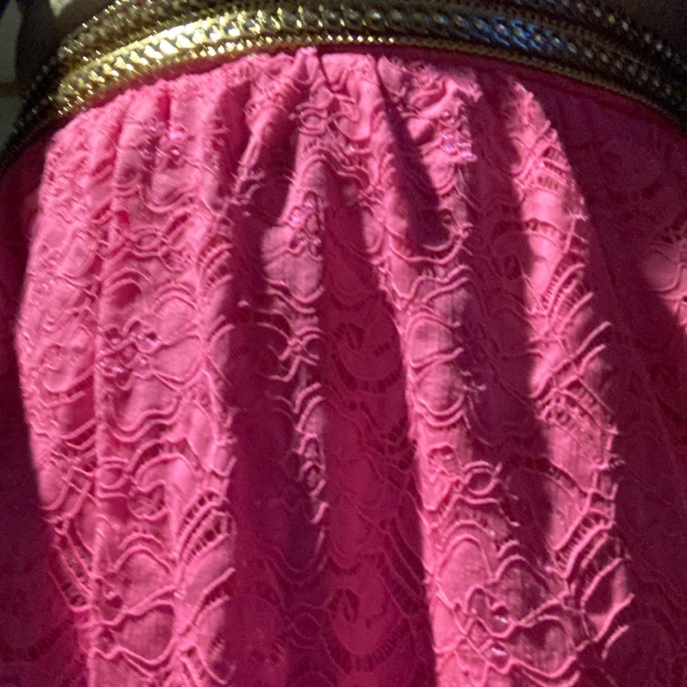 LADIES PINK SKIRT WITH ESSENTIAL TRIMMINGS AND Split